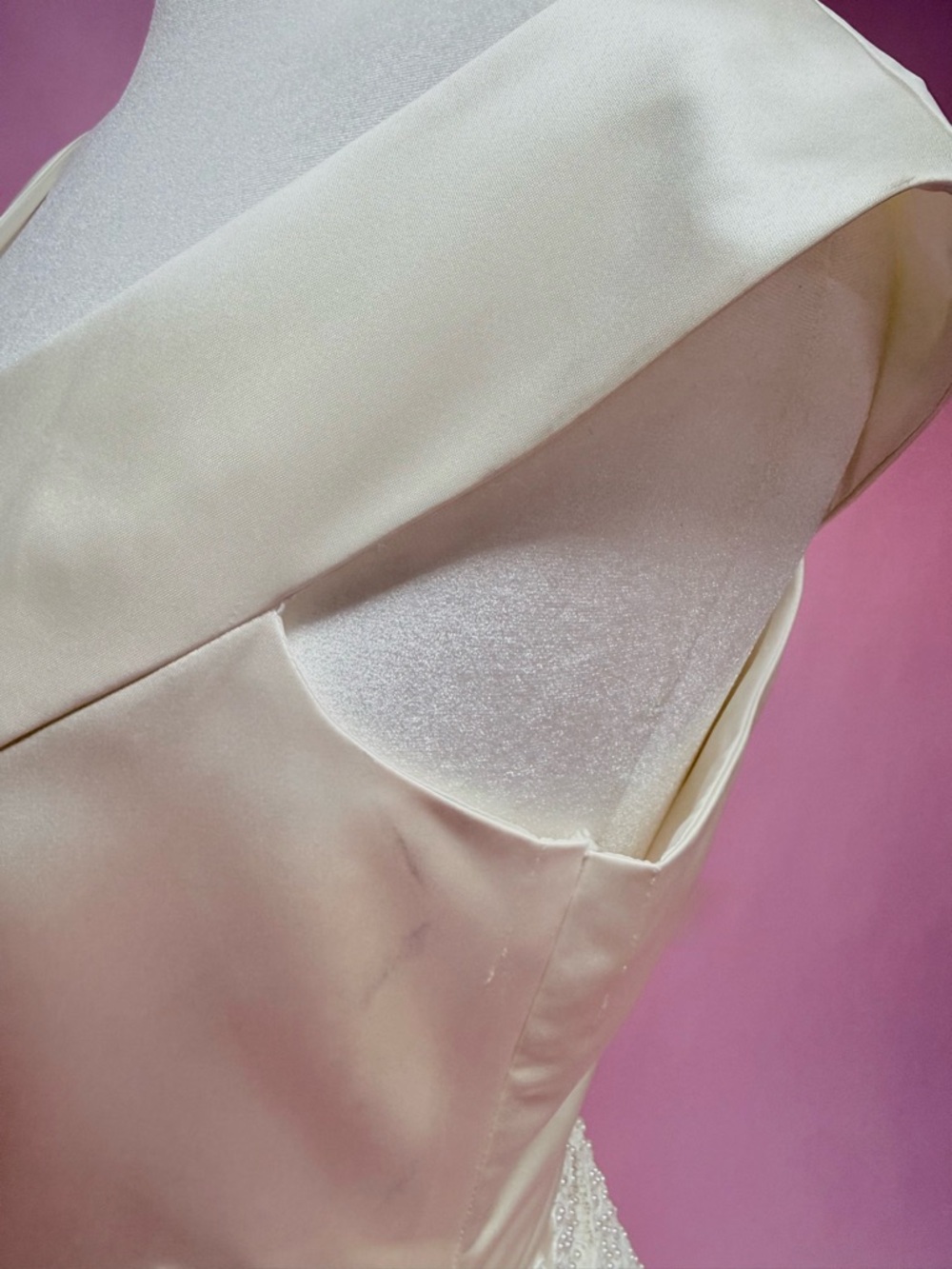 Vintage Ivory Satin Lace-Trim A-Line Wedding Gown - Picture 7 of 14